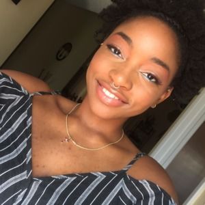 Meet your Posher, Khadeeja